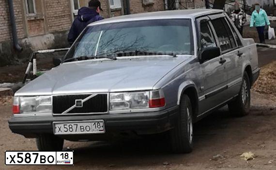 Фото автомобиля VOLVO 740, 1991 — госномер В916УК43. Цвет: белый(серый)