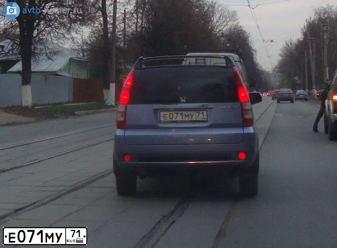 Фото автомобиля MAZDA A 3, 2006 — госномер Е071МУ71