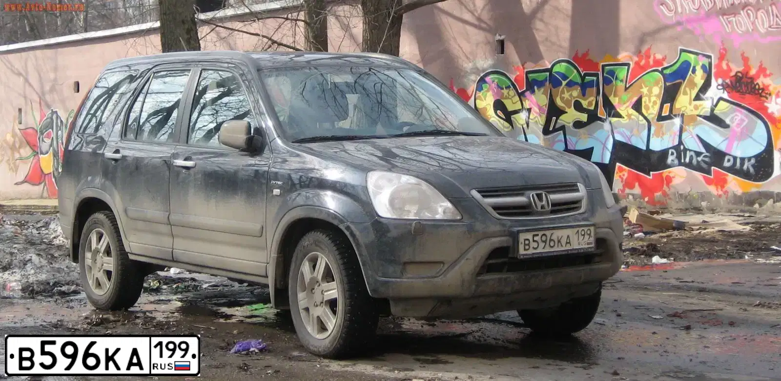 Фото автомобиля HONDA CR-V, 2004 — госномер В596КА199. Цвет: ЧЕРНЫЙ