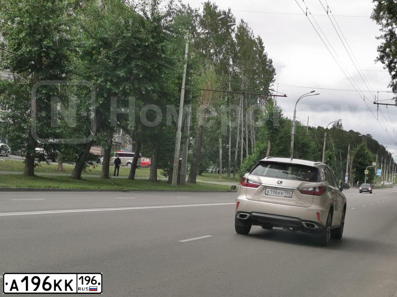 Фото автомобиля VOLVO XC90, 2014 — госномер А196КК196. Цвет: ТЕМНО-СЕРЫЙ