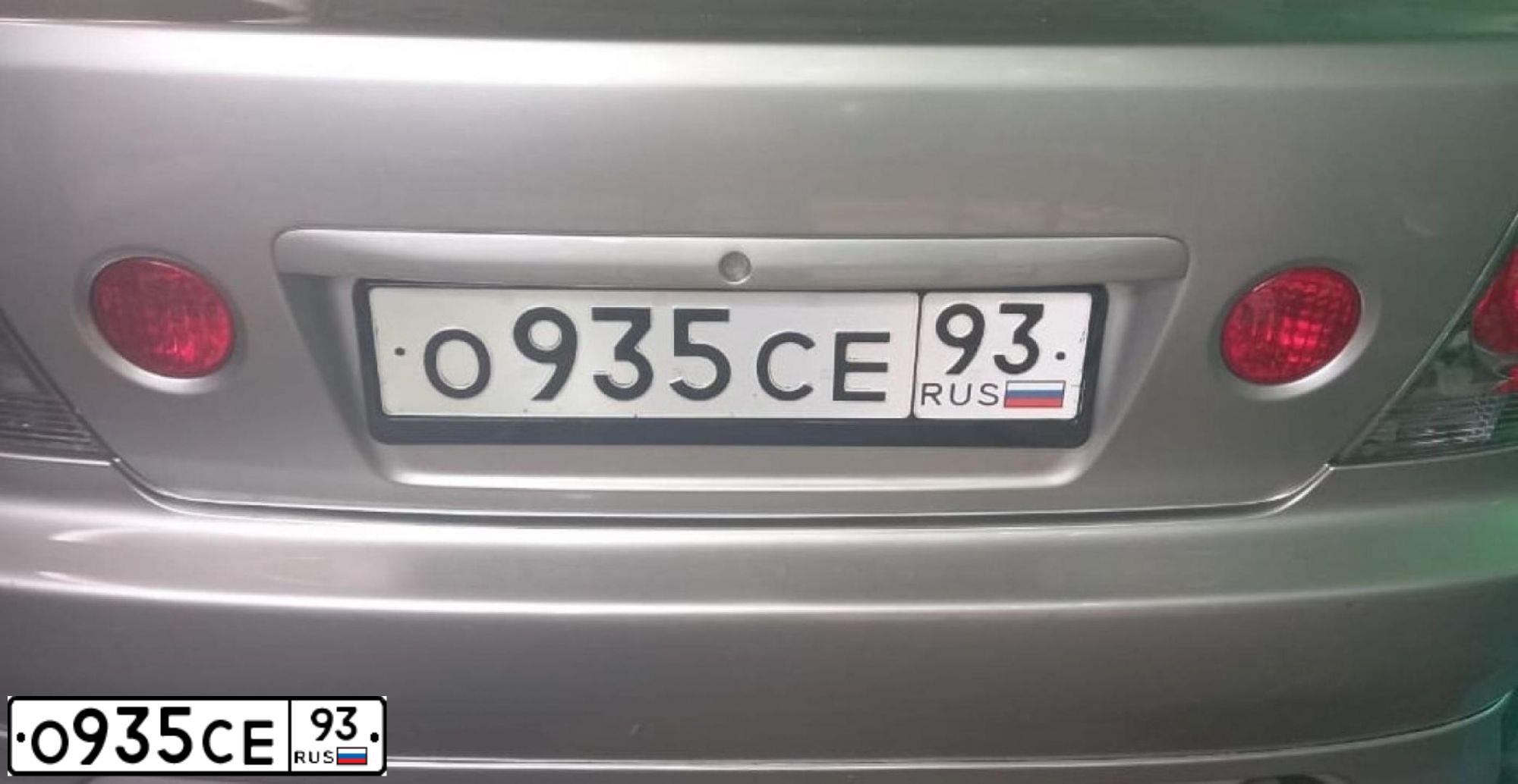 Фото автомобиля LEXUS IS, 1999 — госномер О935СЕ93. Цвет: серебристый