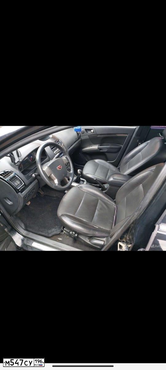Фото автомобиля GEELY EMGRAND, 2014 — госномер В312ЕР156. Цвет: ЧЕРНЫЙ
