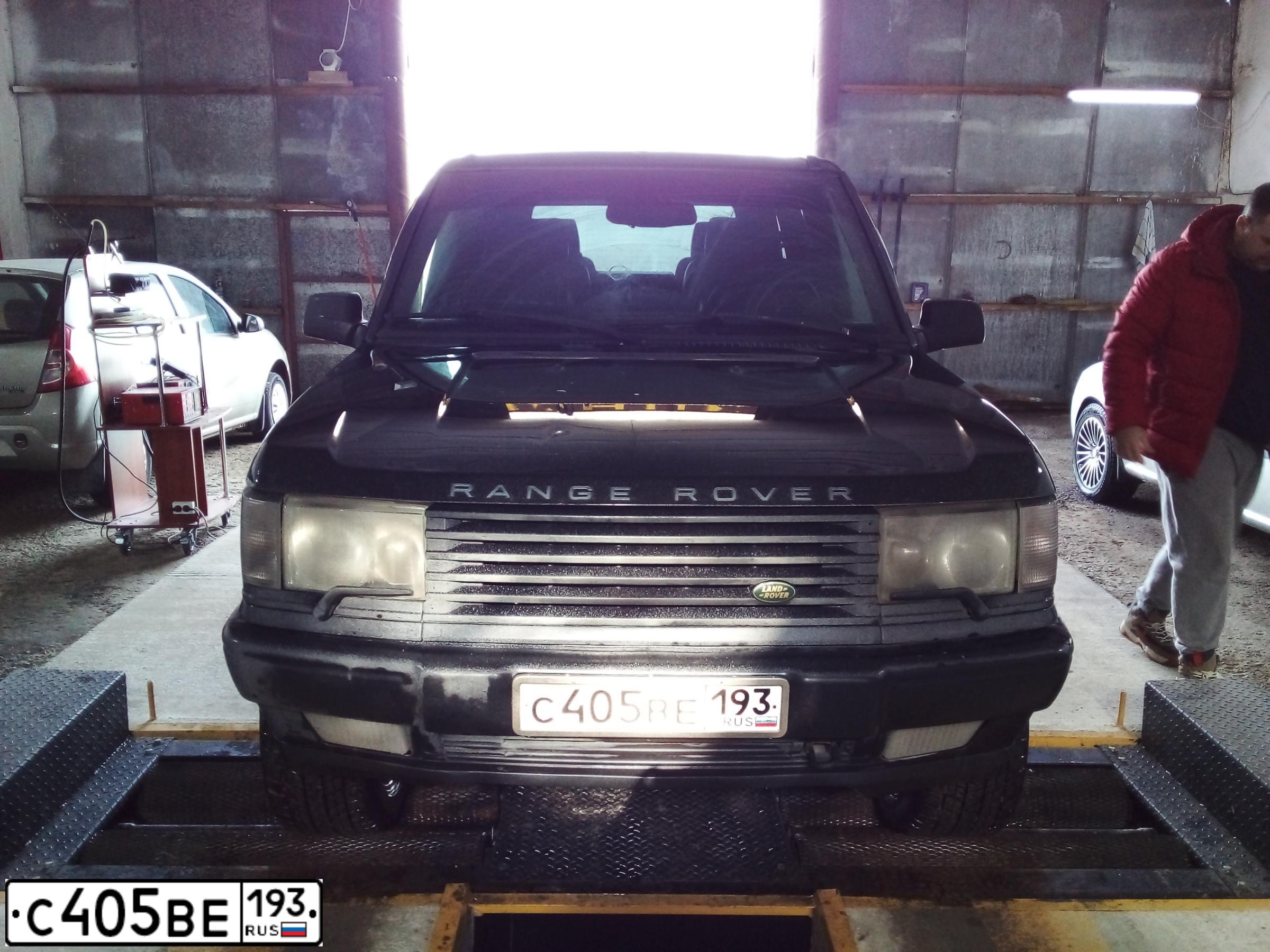 Фото автомобиля LAND ROVER RANGE ROVER, 1999 — госномер А010СС51. Цвет: ЧЕРНЫЙ