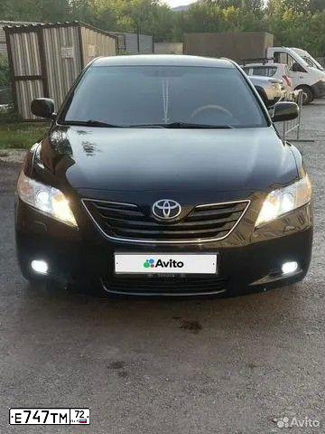 Фото автомобиля TOYOTA CAMRY, 2007 — госномер Т131МХ196. Цвет: ЧЕРНЫЙ
