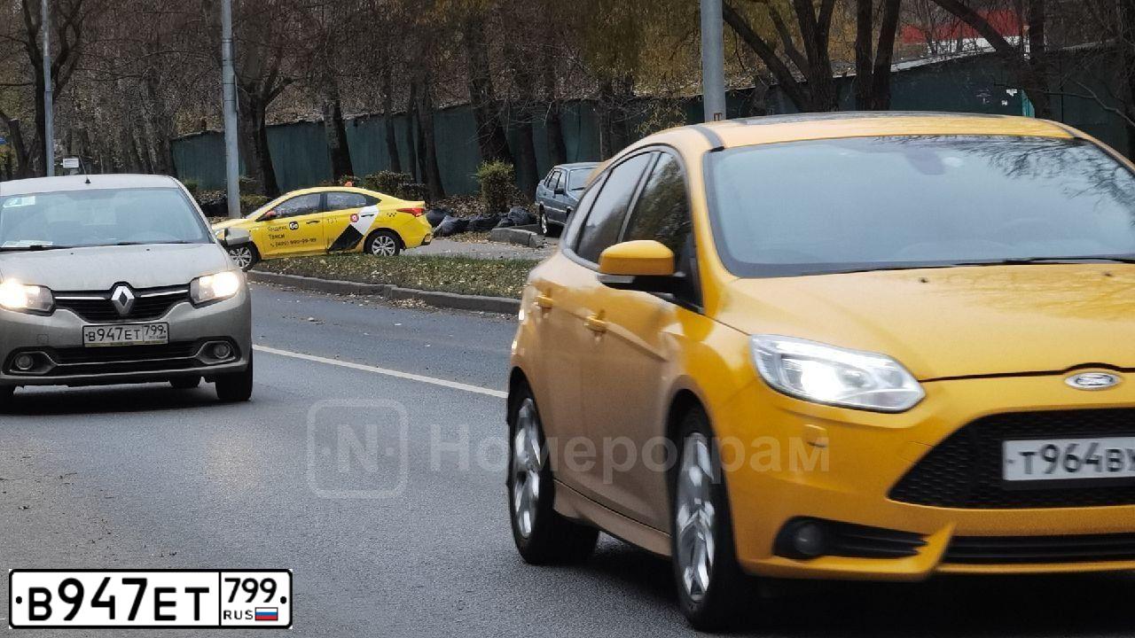 Фото автомобиля RENAULT LOGAN, 2018 — госномер М329УУ33. Цвет: БЕЖЕВЫЙ