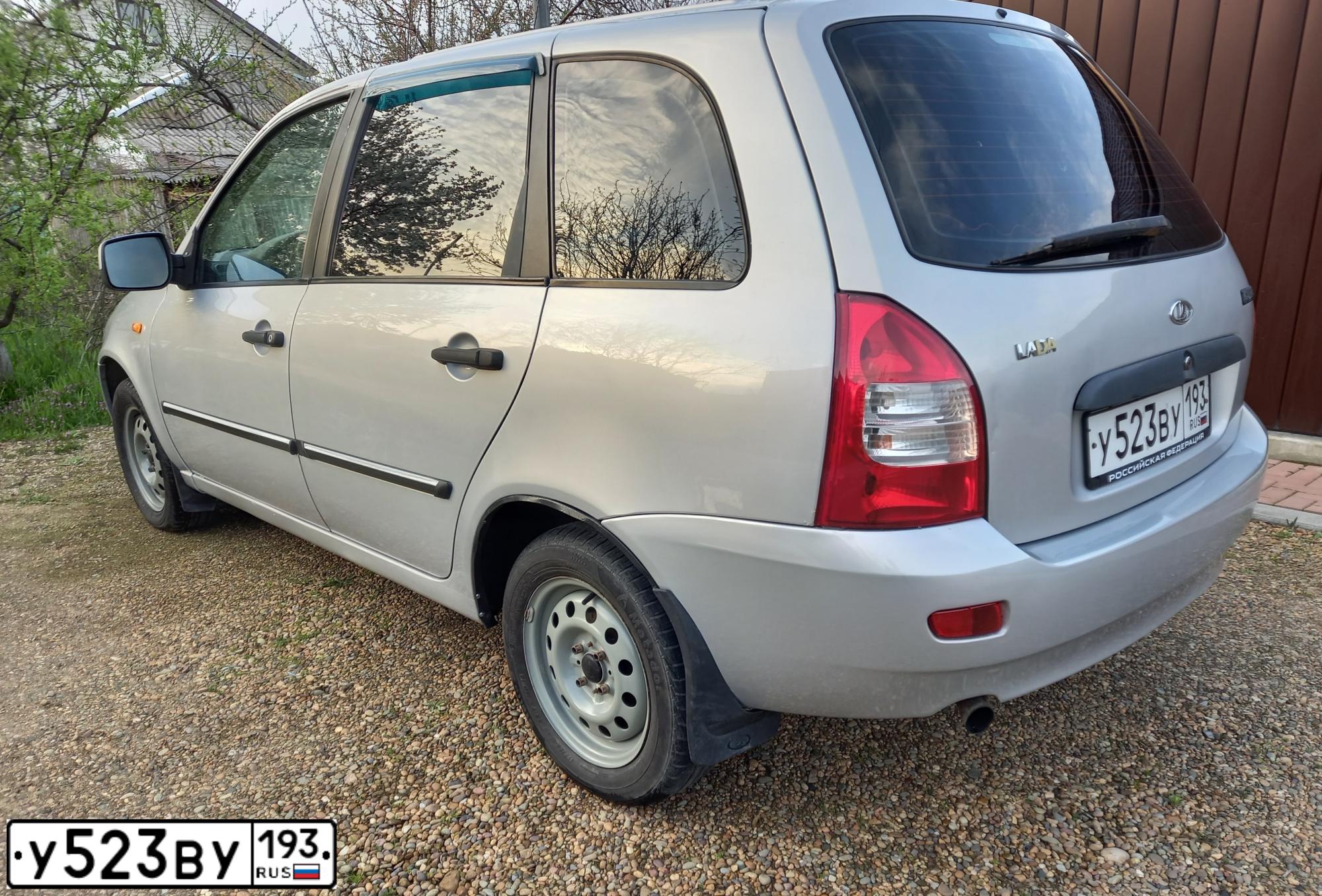 Фото автомобиля LADA 1117 KALINA, 2010 — госномер В888ЕК102. Цвет: серебристый
