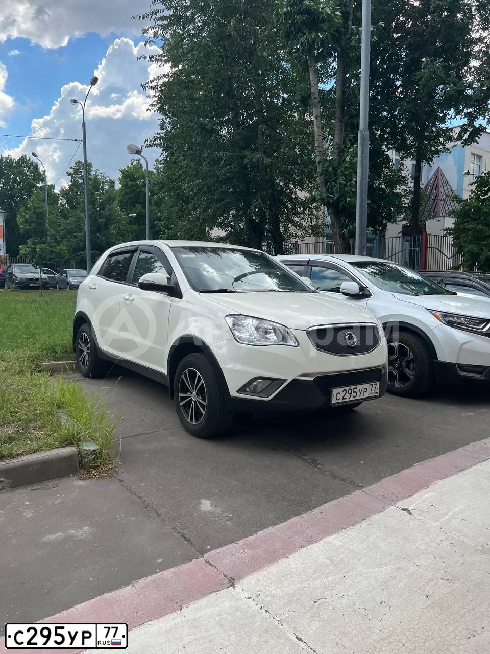 Фото автомобиля SSANGYONG ACTYON, 2013 — госномер С295УР77. Цвет: БЕЛЫЙ