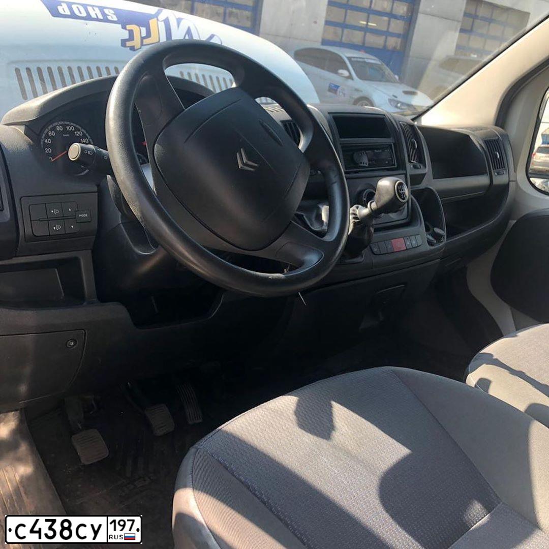 Фото автомобиля CITROEN JUMPER, 2011 — госномер Е599ХХ799. Цвет: Белый