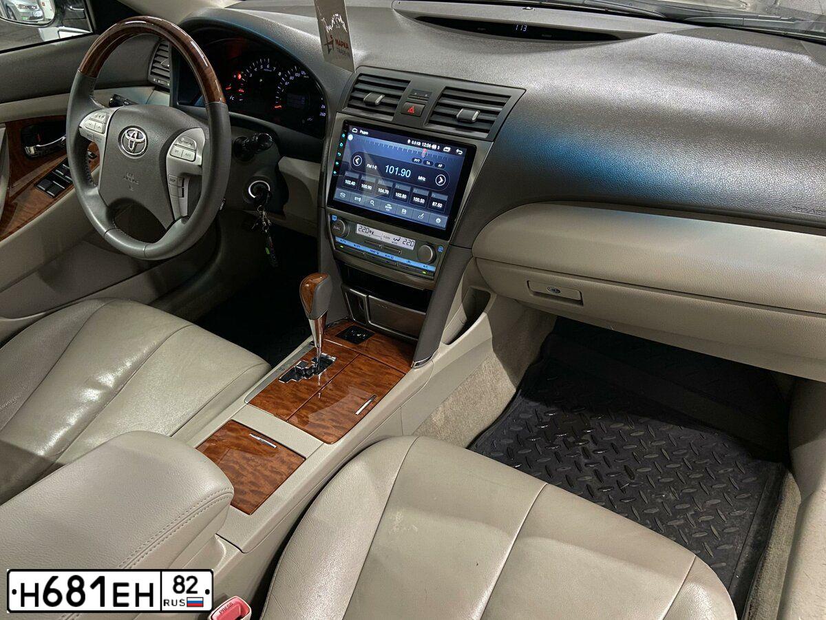 Фото автомобиля TOYOTA CAMRY, 2008 — госномер Н681ЕН82. Цвет: ЧЕРНЫЙ
