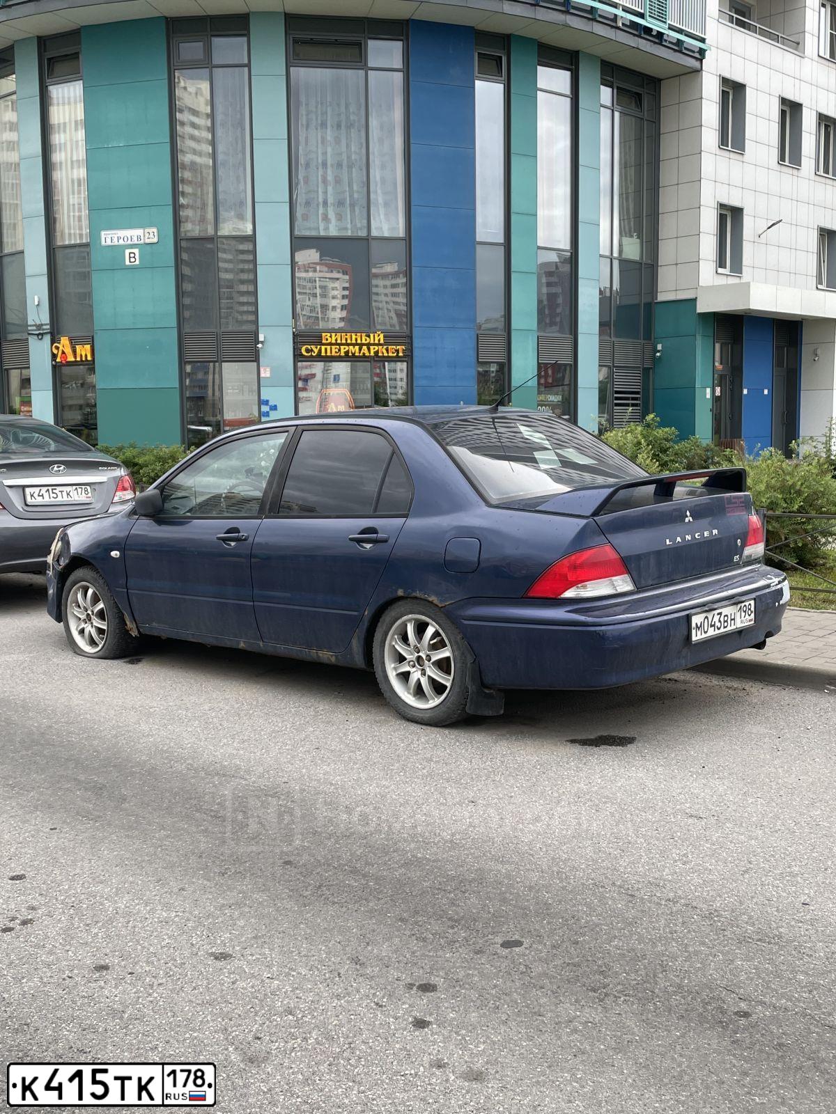 Фото автомобиля HYUNDAI SOLARIS, 2011 — госномер К415ТК178. Цвет: ЧЕРНО-СЕРЫЙ