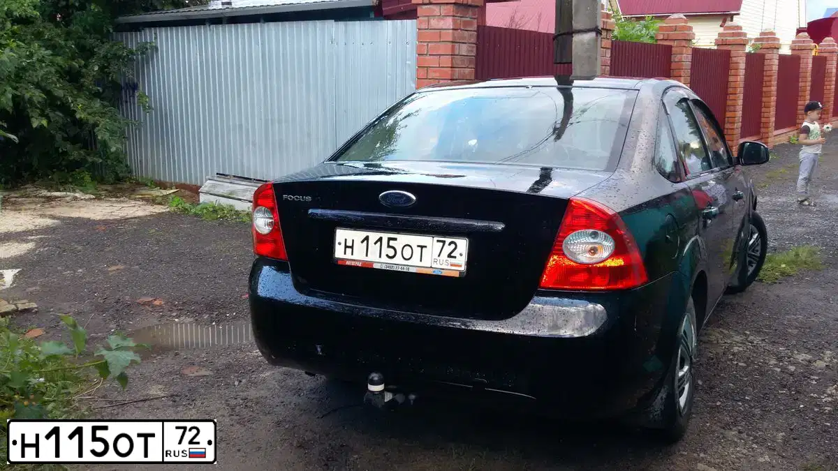 Фото автомобиля FORD FOCUS, 2011 — госномер Р524ОН186. Цвет: ЧЕРНЫЙ