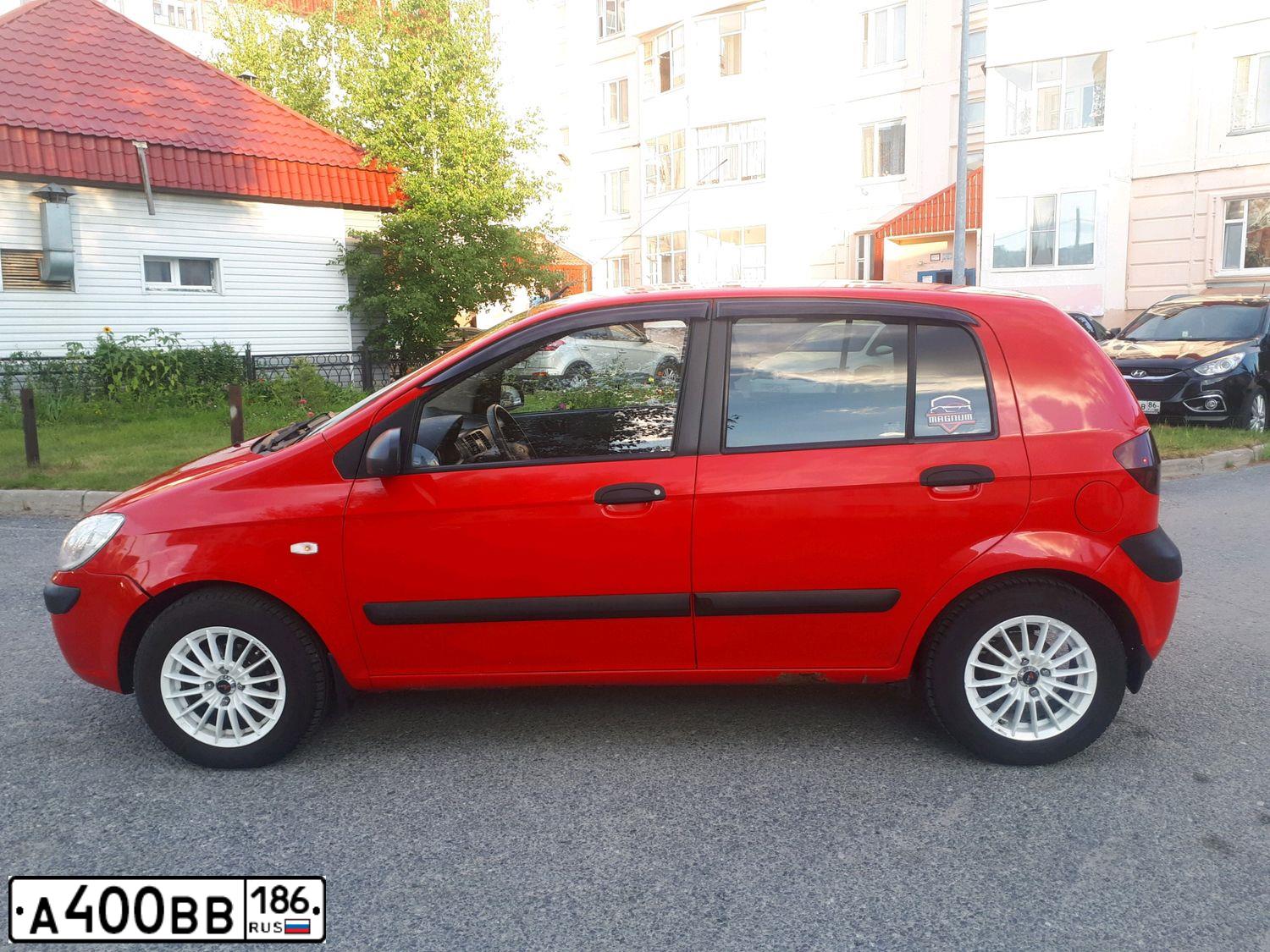 Фото автомобиля HYUNDAI GETZ, 2007 — госномер А400ВВ186. Цвет: Красный