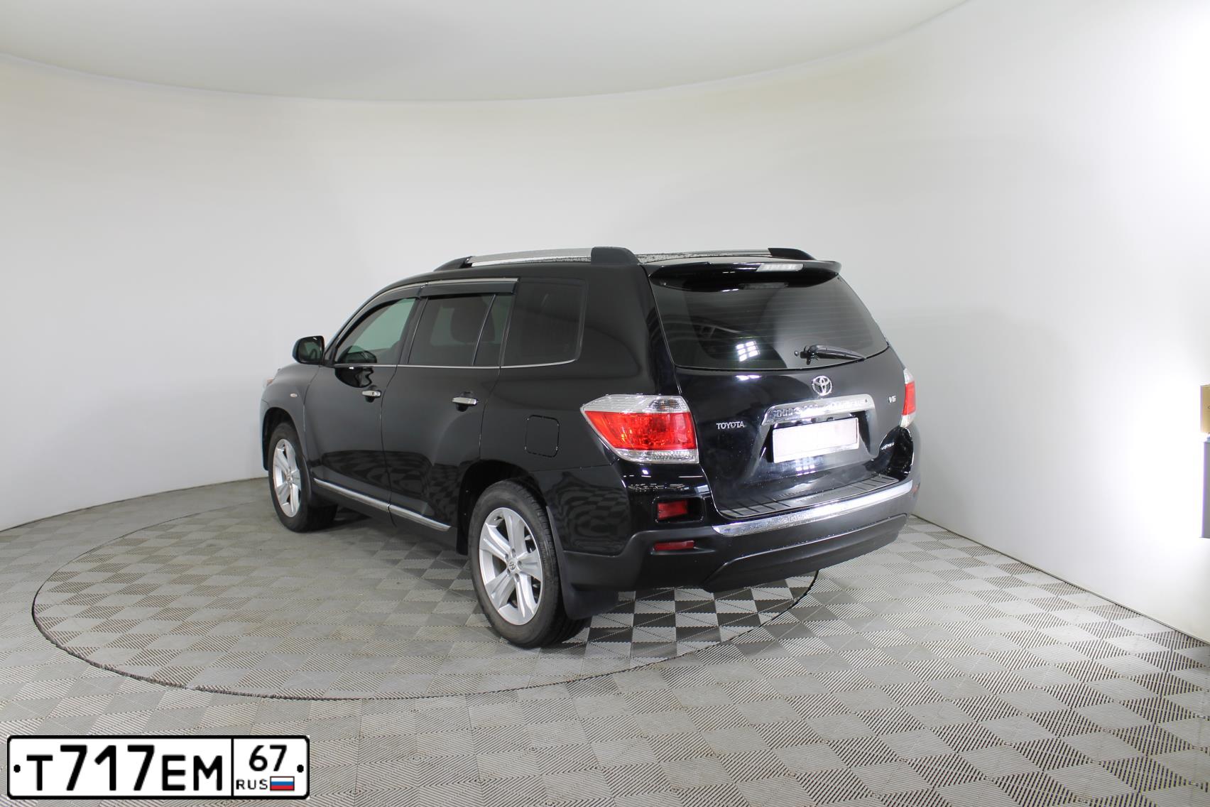 Фото автомобиля TOYOTA HIGHLANDER, 2011 — госномер Т717ЕМ67. Цвет: ЧЕРНЫЙ