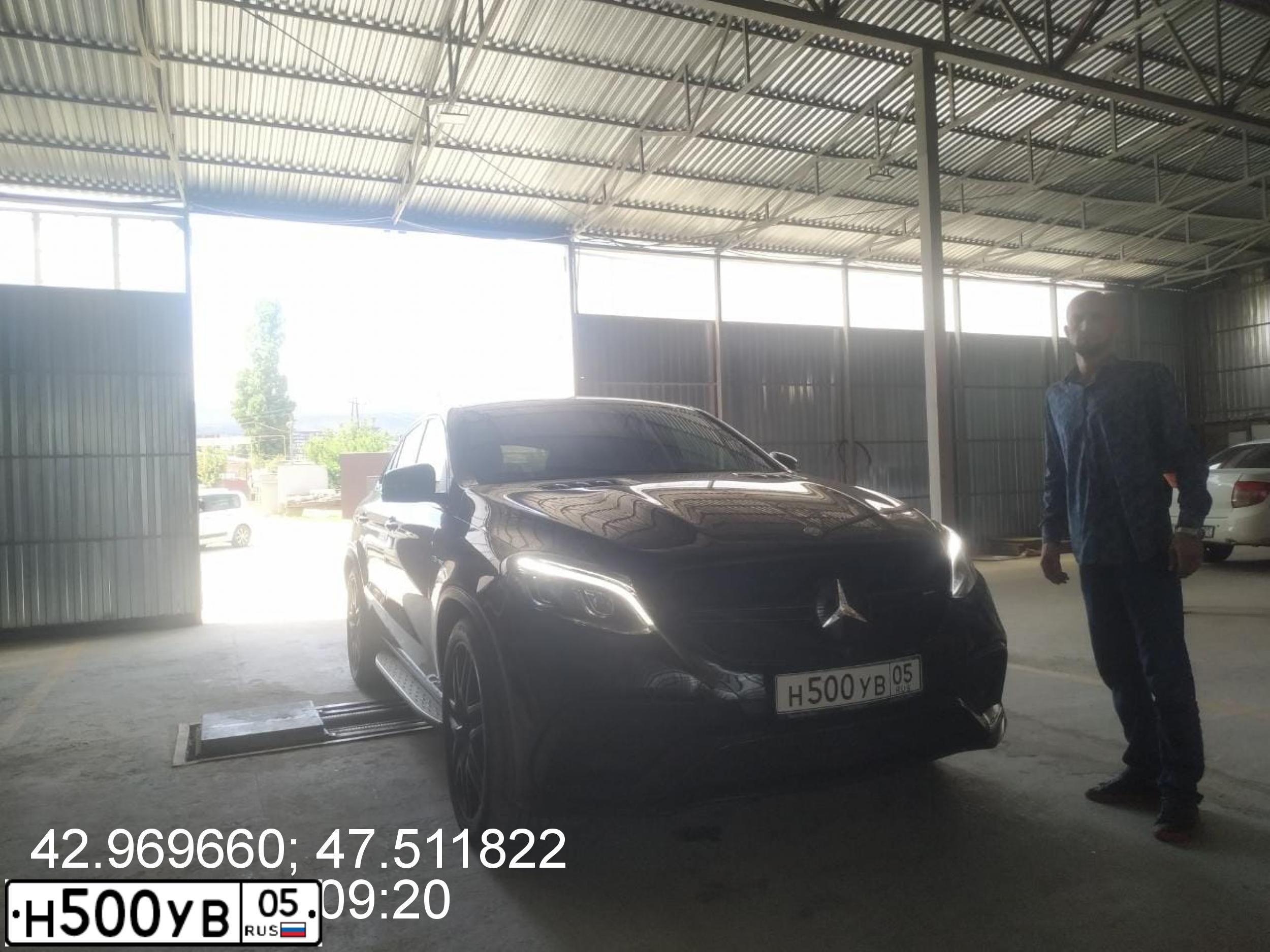 Фото автомобиля MERCEDES GLE-KLASSE, 2016 — госномер Н500УВ05. Цвет: ЧЕРНЫЙ