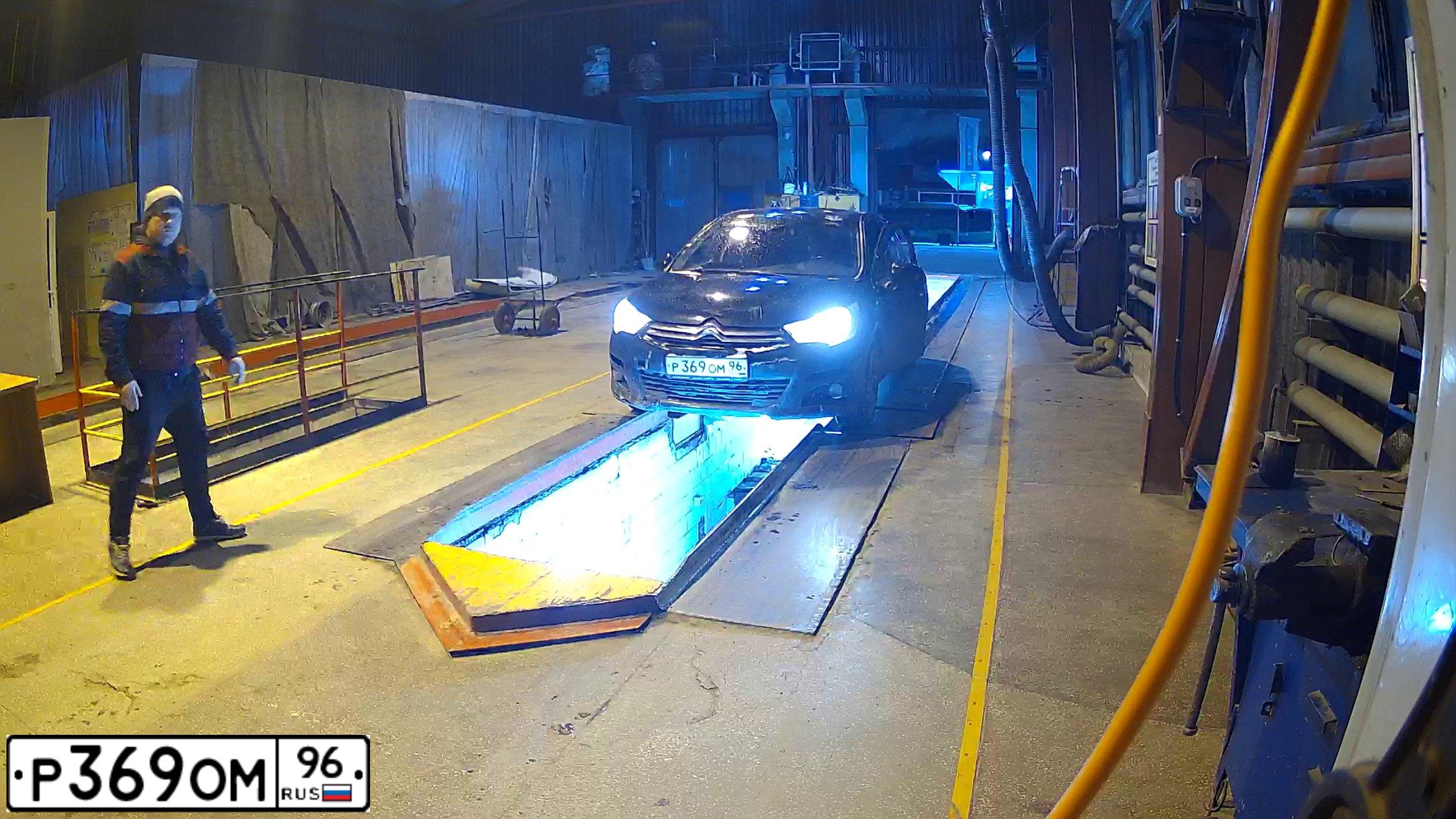 Фото автомобиля CITROEN C4, 2012 — госномер Р369ОМ96. Цвет: ЧЕРНЫЙ
