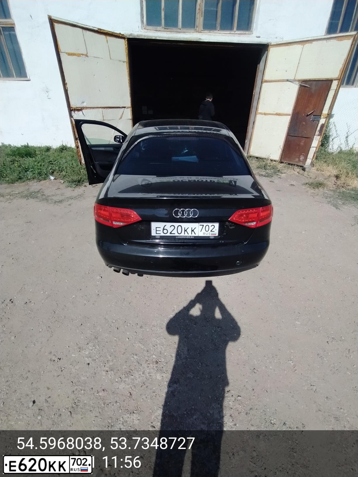Фото автомобиля AUDI A4, 2010 — госномер А165СС77. Цвет: ЧЕРНЫЙ