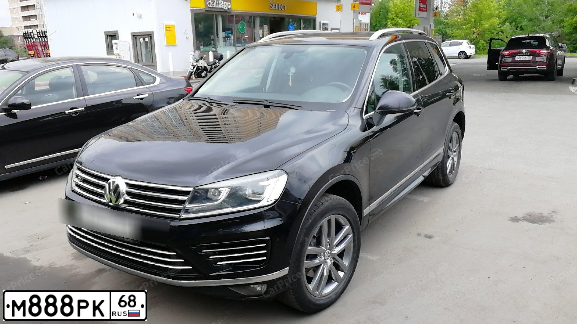 Фото автомобиля VOLKSWAGEN TOUAREG, 2014 — госномер О555АЕ68. Цвет: СЕРЫЙ