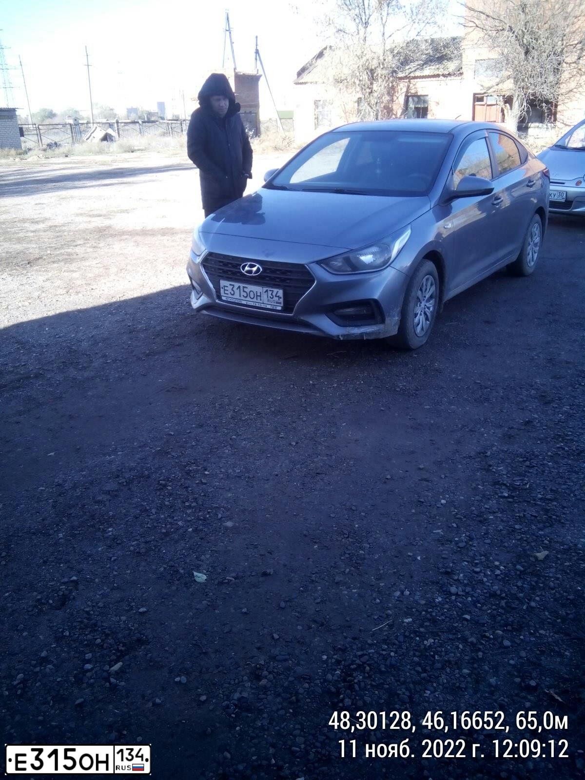 Фото автомобиля HYUNDAI SOLARIS, 2018 — госномер Е315ОН134. Цвет: Серый