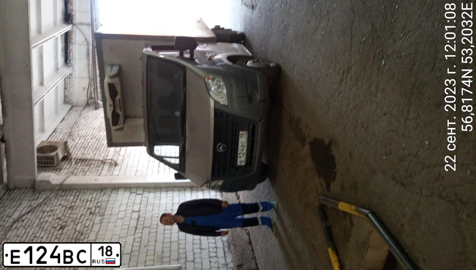 Фото автомобиля GAZ GAZEL NEXT, 2017 — госномер Е124ВС18. Цвет: СВЕТЛО-СЕРЫЙ