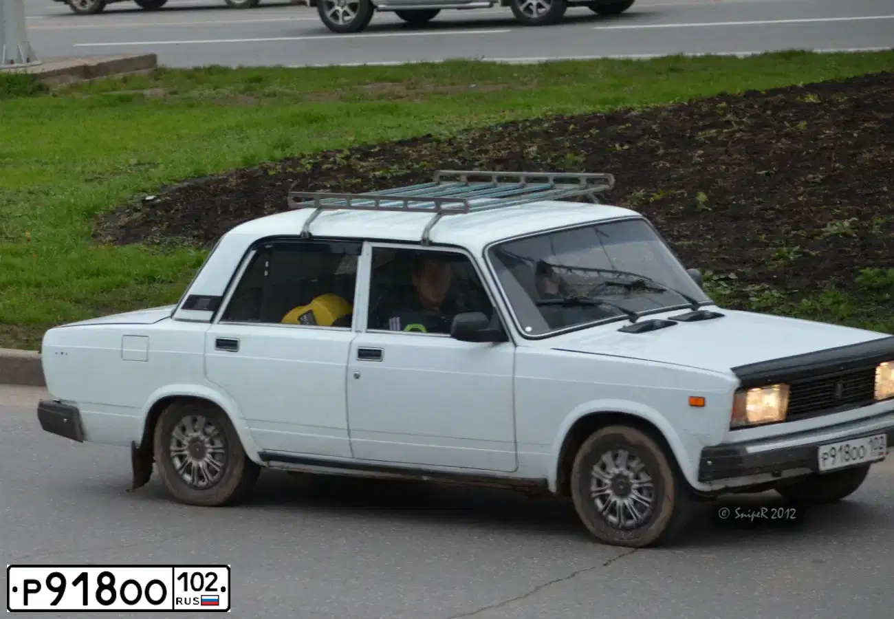 Фото автомобиля LADA 2105, 2007 — госномер Р918ОО102. Цвет: ЯРКО-БЕЛЫЙ