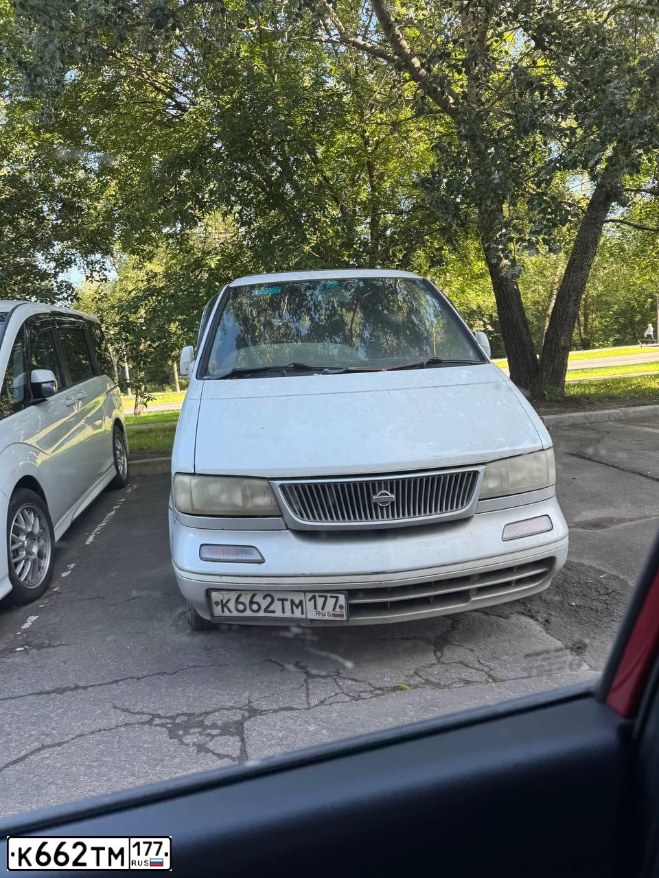 Фото автомобиля НИССАН ЛАРГО НИССАН ЛАРГО, 1997 — госномер С115ТТ90. Цвет: Бело-Серый