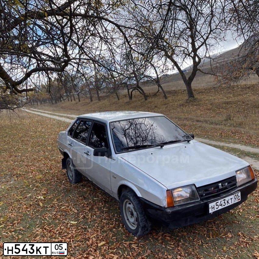 Фото автомобиля LADA 2109 SAMARA, 2003 — госномер М015РЕ05. Цвет: СВЕТЛО СЕРЕБРИСТЫЙ МЕТАЛЛ
