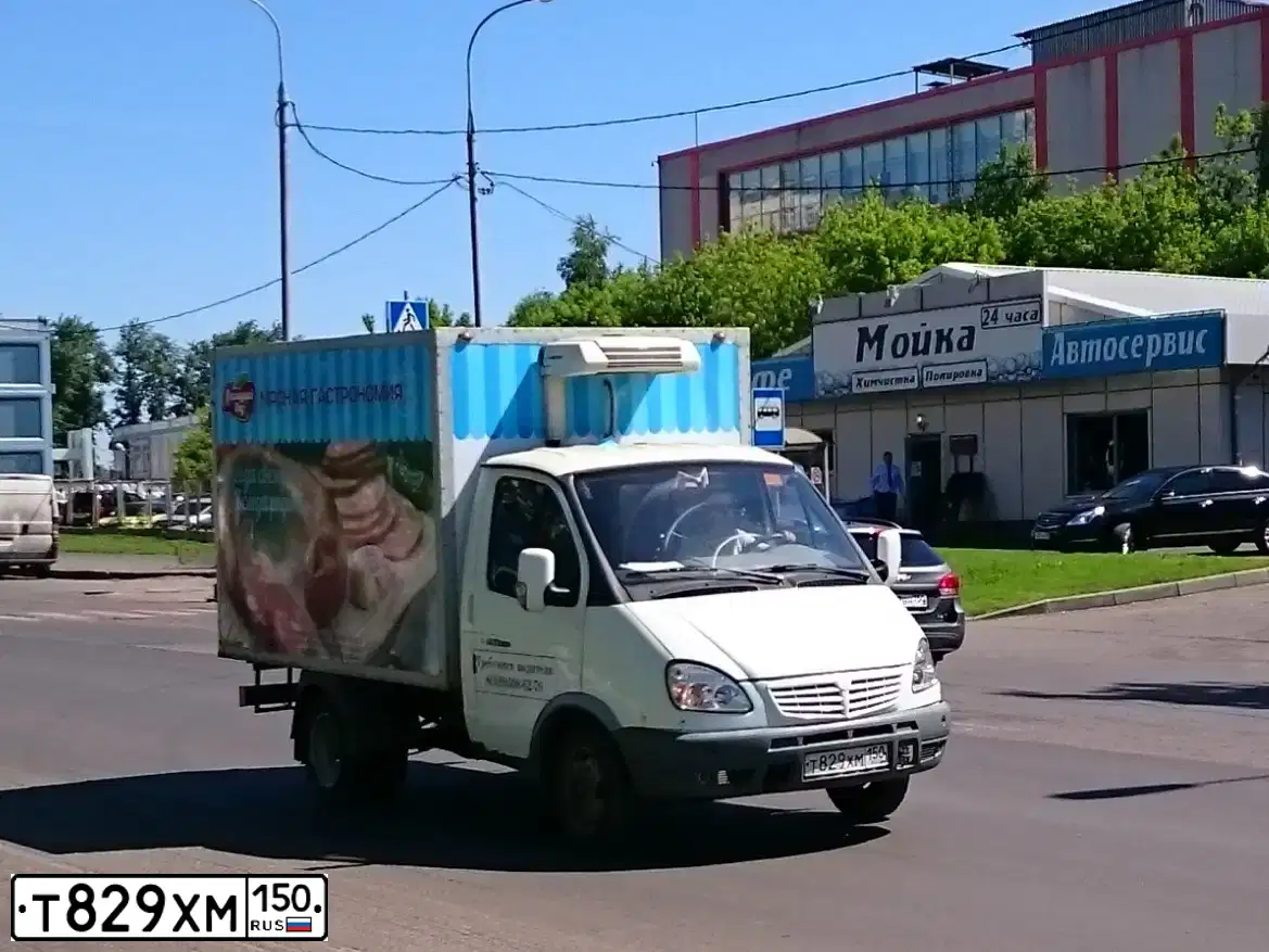 Фото автомобиля NISSAN X-TRAIL, 2008 — госномер Е829ХМ150. Цвет: ЧЕРНЫЙ