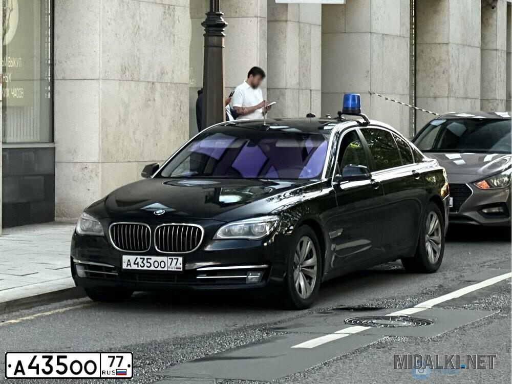 Фото автомобиля AUDI A8, 1996 — госномер А800АР177. Цвет: ЧЕРНЫЙ