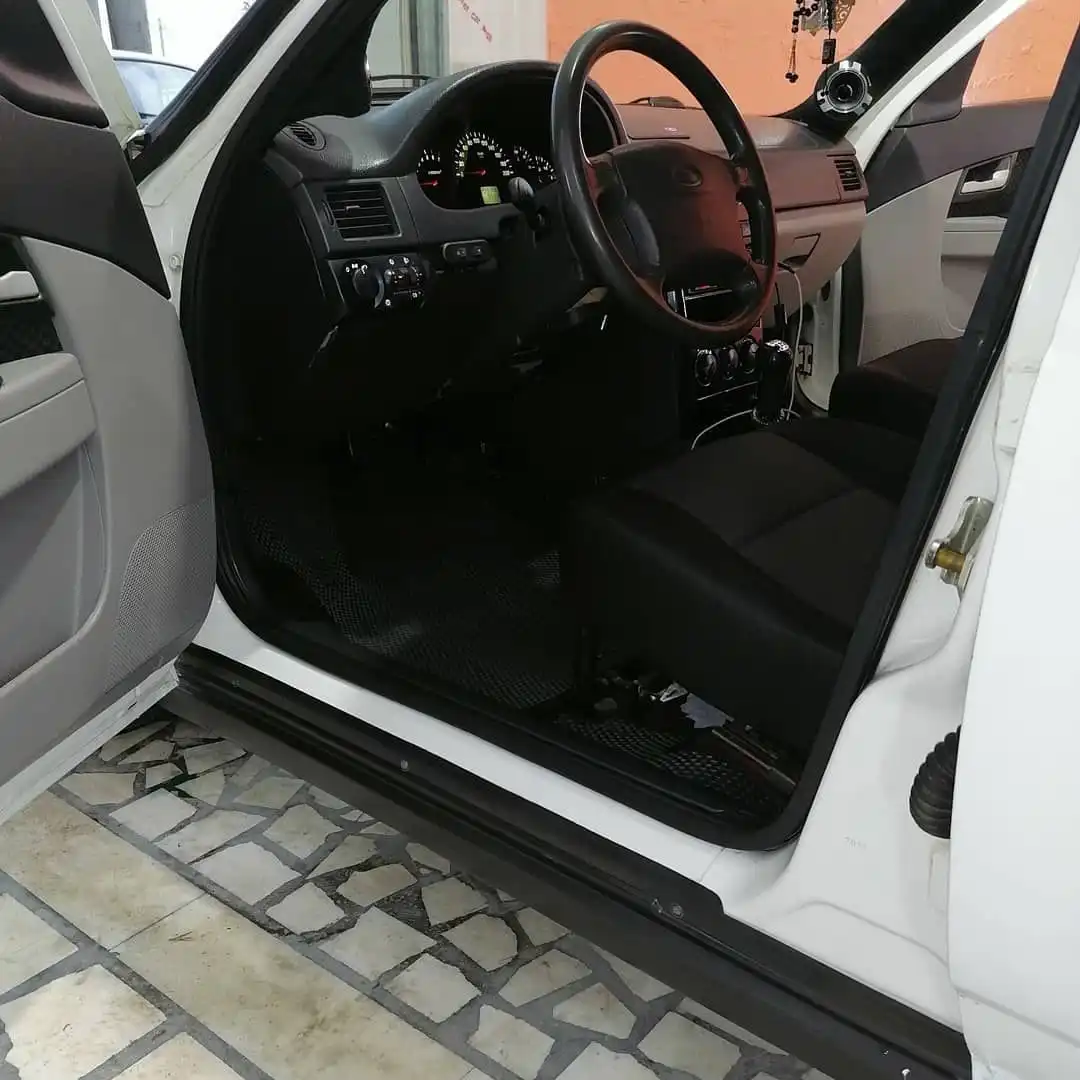 Фото автомобиля LADA 2115 SAMARA, 2004 — госномер В121ВС07. Цвет: СВЕТЛО-СЕРЕБРИСТЫЙ МЕТАЛЛ