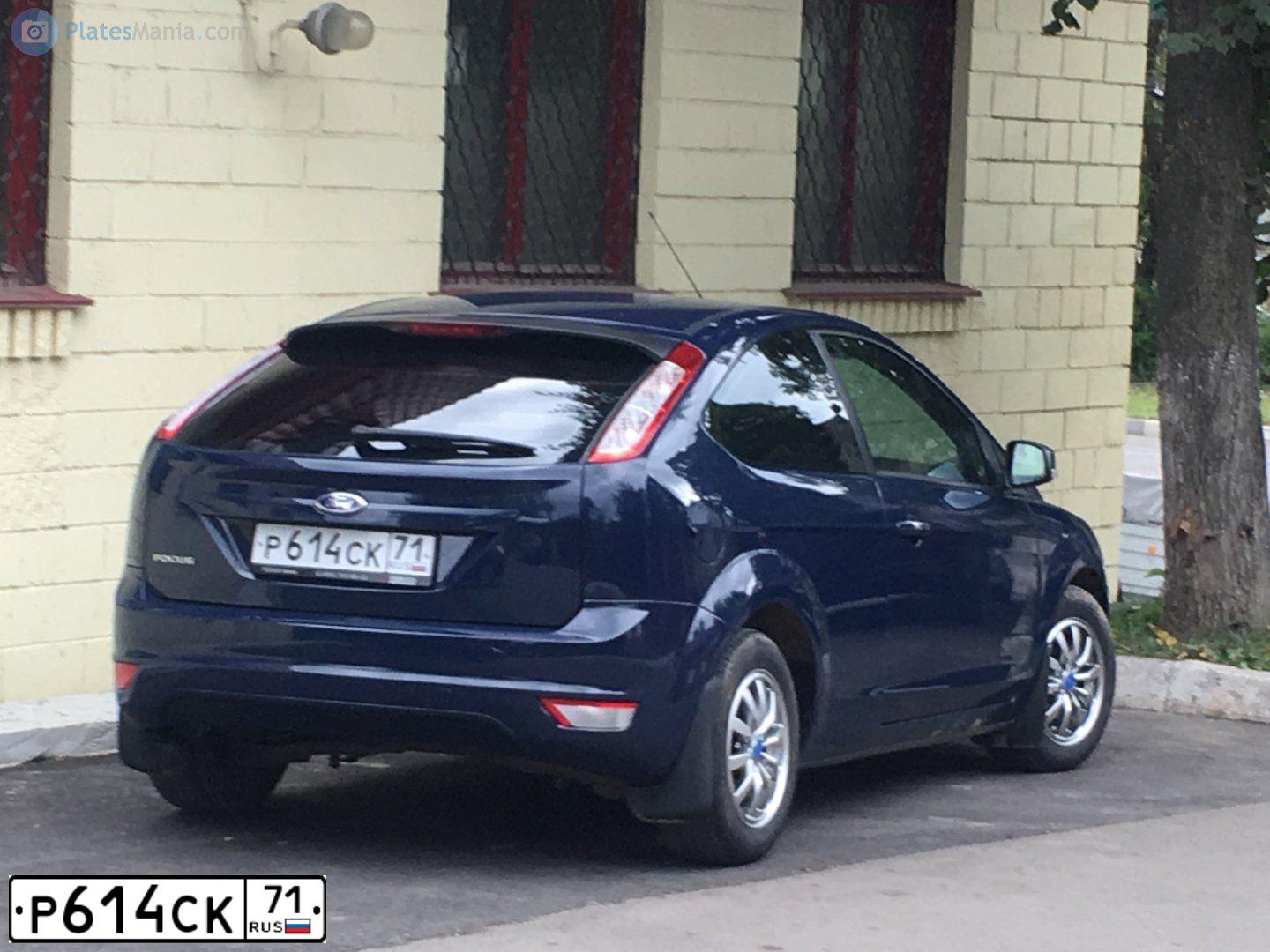 Фото автомобиля FORD FOCUS, 2010 — госномер Р614СК71. Цвет: Темно-синий