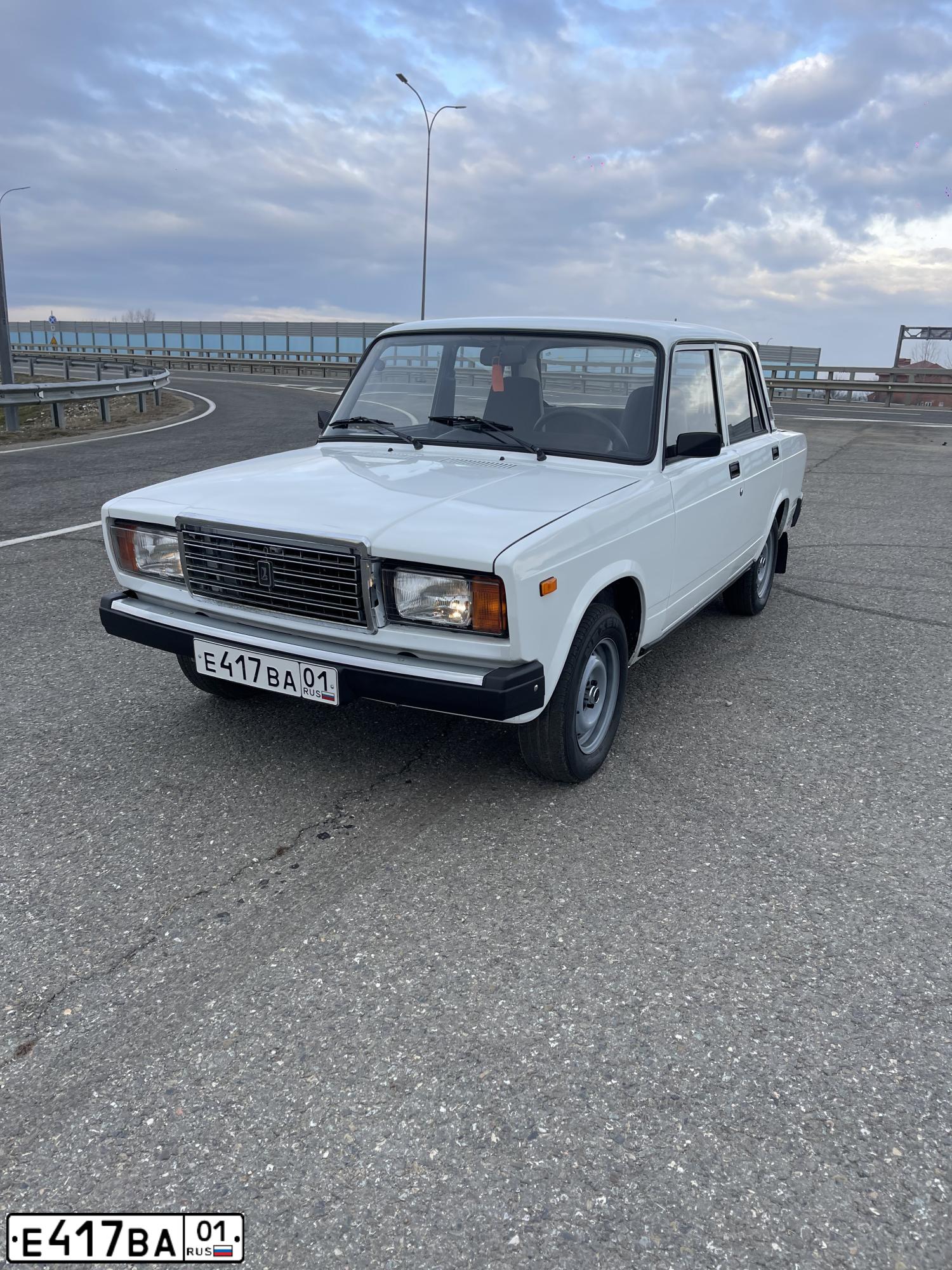 Фото автомобиля LADA 2107 LADA, 2011 — госномер Е417ВА01. Цвет: БЕЛЫЙ