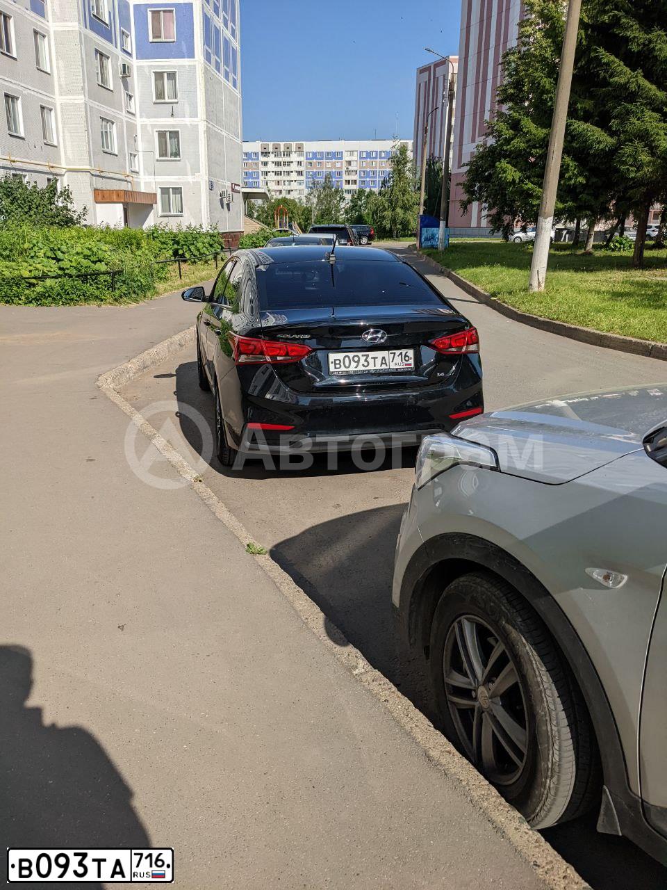 Фото автомобиля HYUNDAI SOLARIS, 2019 — госномер В093ТА716. Цвет: ЧЕРНЫЙ
