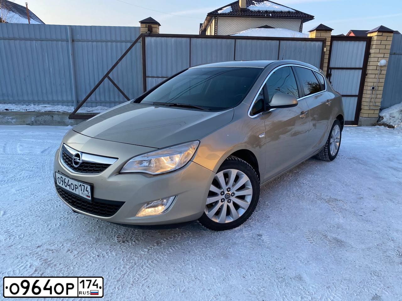 Фото автомобиля KIA CEE'D, 2015 — госномер В500МР123. Цвет: БЕЛЫЙ
