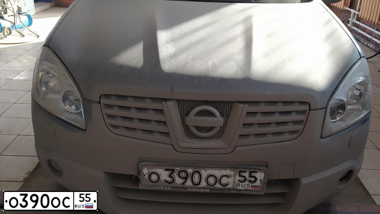 Фото автомобиля NISSAN QASHQAI, 2009 — госномер О390ОС55. Цвет: СЕРЫЙ