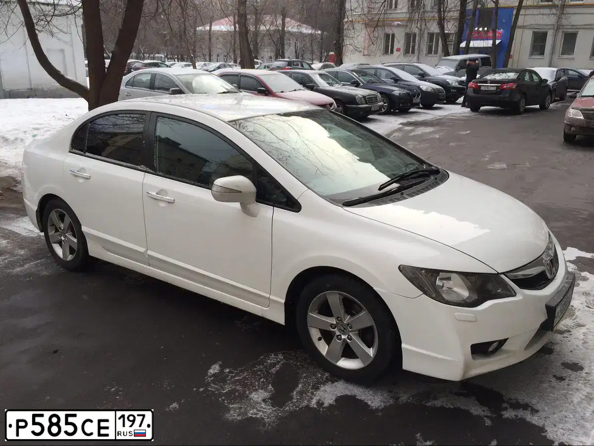 Фото автомобиля HONDA CIVIC, 2010 — госномер Х643ММ37. Цвет: Белый