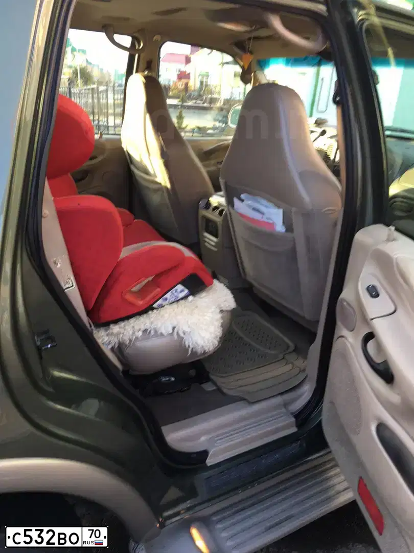 Фото автомобиля FORD EXPEDITION, 2001 — госномер М868СУ154. Цвет: ЗЕЛЕНЫЙ