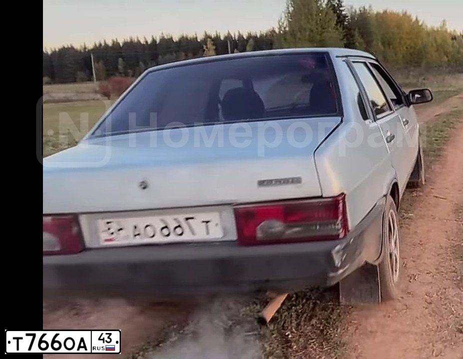 Фото автомобиля LADA 2109 SAMARA, 2004 — госномер Т766ОА43. Цвет: Серебристо-Желтый
