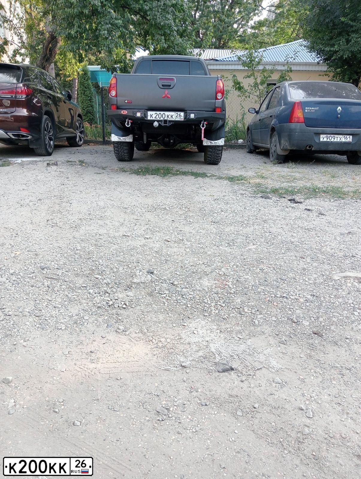 Фото автомобиля LADA 2109 SAMARA, 2003 — госномер К200КК26. Цвет: Серебристый