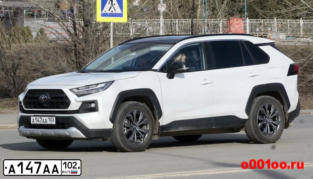 Фото автомобиля RENAULT MEGANE /GRAND/ SCENIC, 2010 — госномер А147АА102. Цвет: СЕРЕБРИСТЫЙ