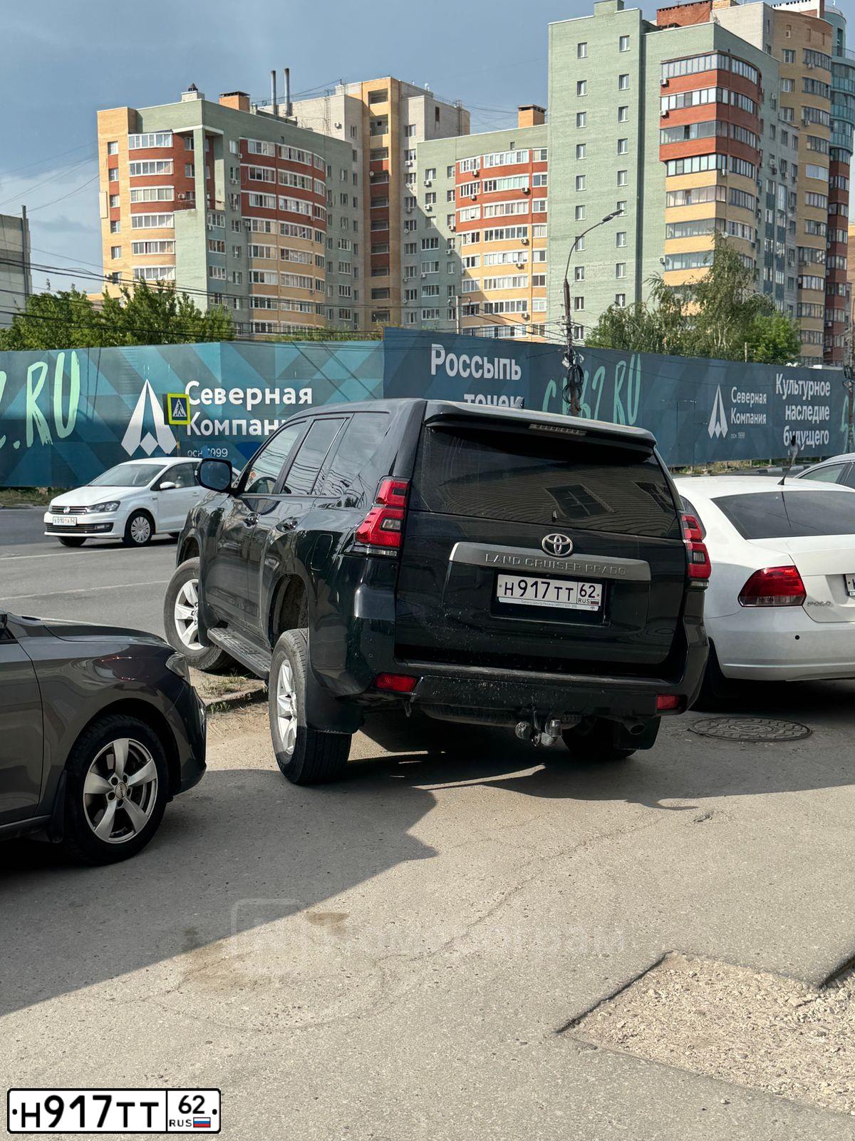 Фото автомобиля TOYOTA LANDCRUISER, 2017 — госномер Н917ТТ62. Цвет: ЧЕРНЫЙ