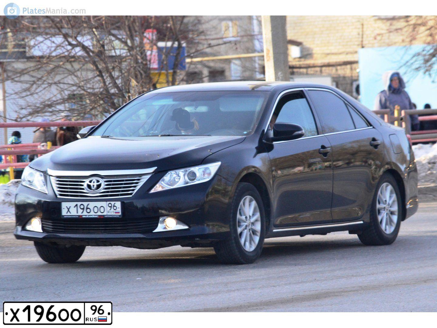Фото автомобиля TOYOTA CAMRY, 2013 — госномер Х196ОО96. Цвет: ЧЕРНЫЙ