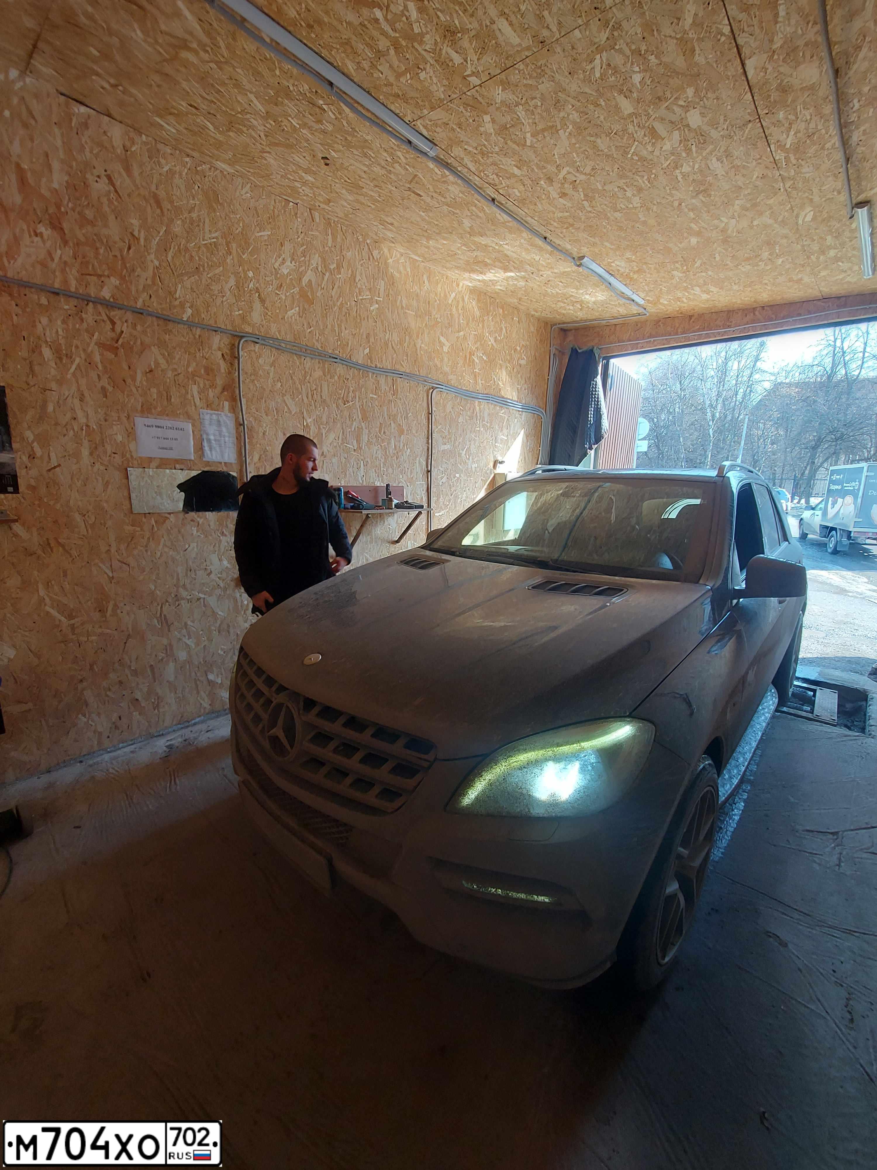 Фото автомобиля MERCEDES-BENZ ML350, 2012 — госномер Н477АК702. Цвет: ЧЕРНЫЙ