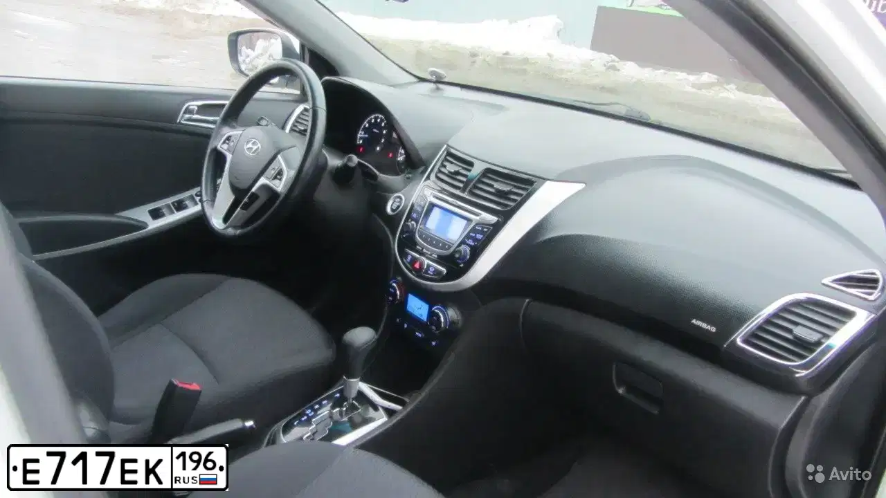 Фото автомобиля VOLKSWAGEN TOUAREG, 2013 — госномер Е717ЕК196