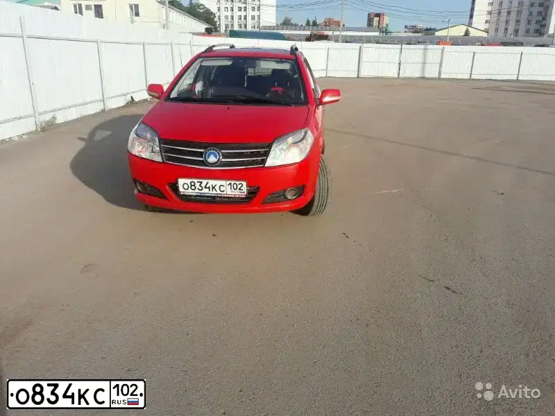 Фото автомобиля GEELY MK-CROSS, 2012 — госномер Е880ТТ156. Цвет: Красный
