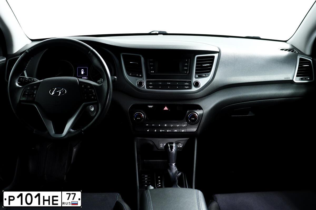 Фото автомобиля HYUNDAI SOLARIS, 2013 — госномер Р101НЕ77. Цвет: ЧЕРНЫЙ