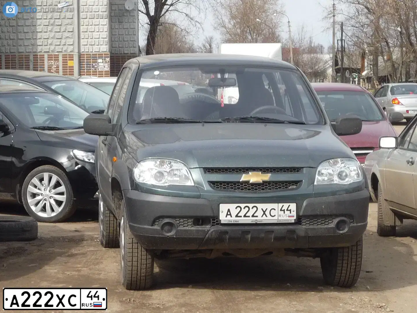 Фото автомобиля CHEVROLET NIVA, 2011 — госномер А222ХС44. Цвет: ТЕМНЫЙ СЕРО-ЗЕЛЕНЫЙ МЕТАЛ