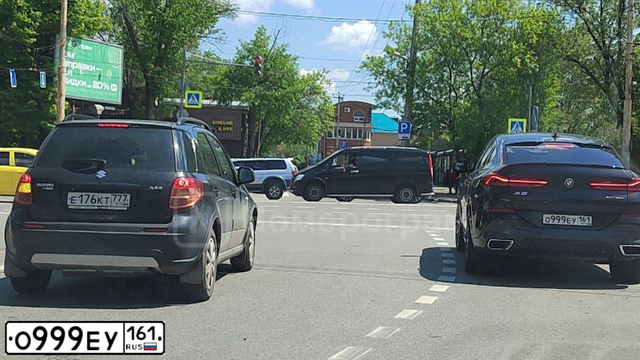 Фото автомобиля PORSCHE CAYENNE, 2013 — госномер Е589ВВ180. Цвет: Белый