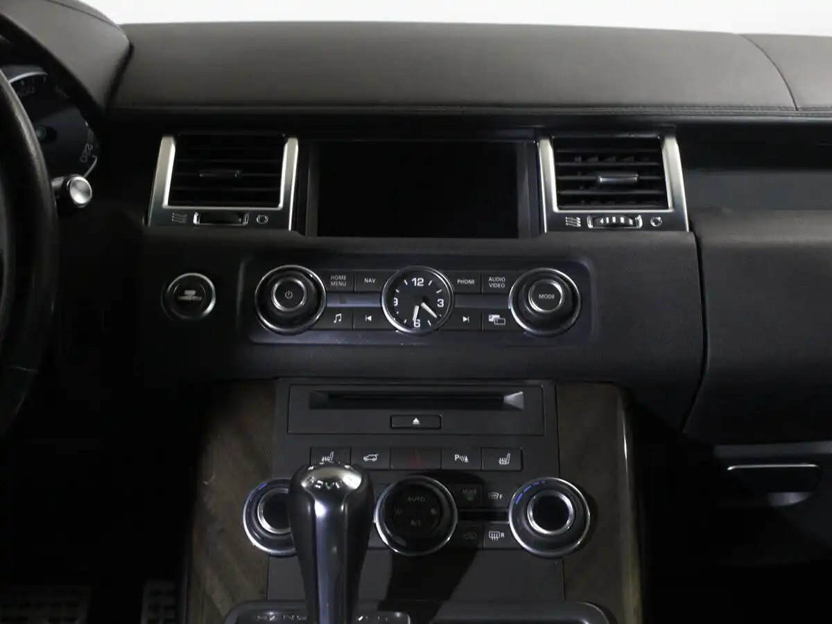 Фото автомобиля LANDROVER RANGE ROVER SPORT, 2012 — госномер С086НН797. Цвет: СЕРЫЙ