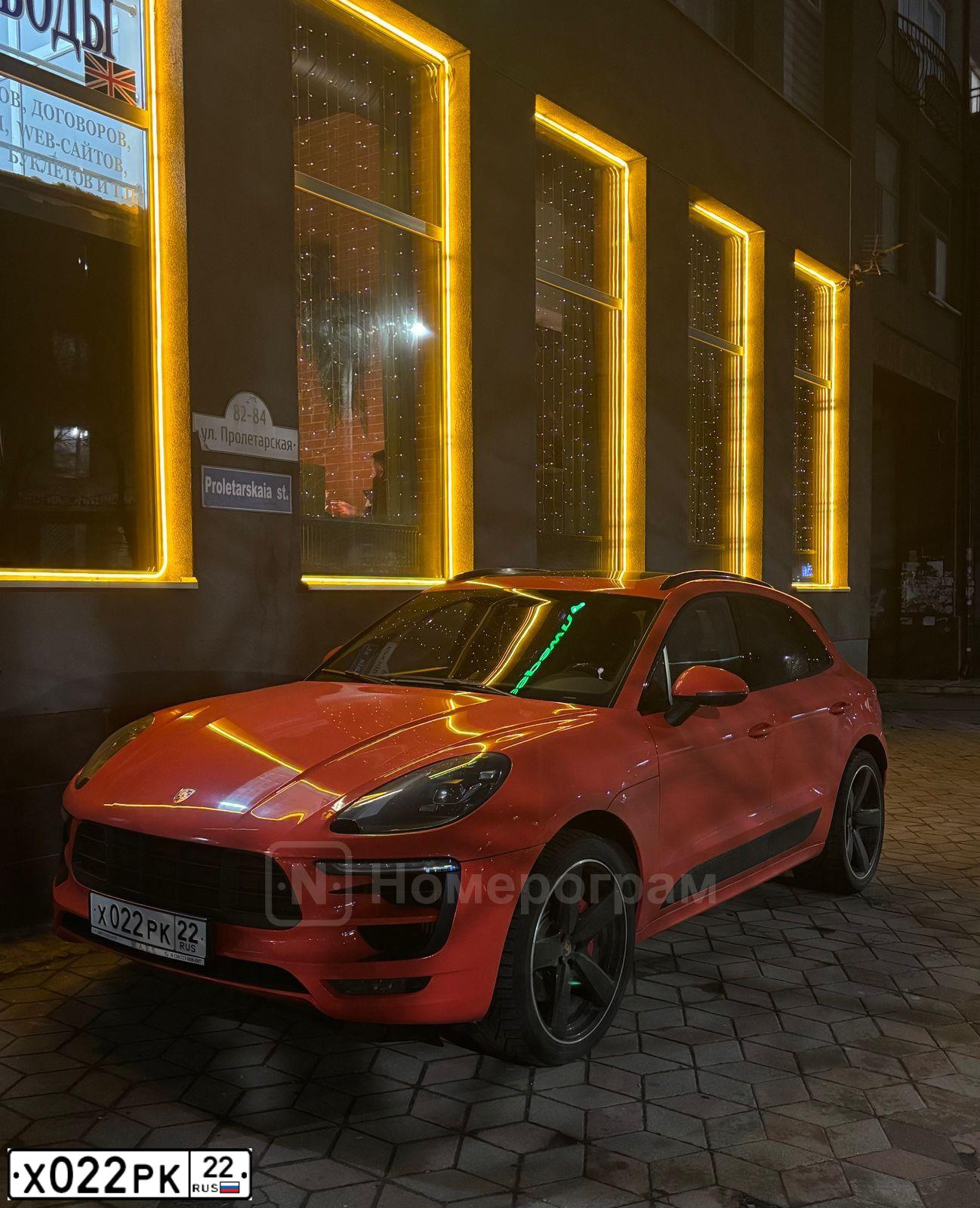 Фото автомобиля VOLKSWAGEN TOUAREG, 2019 — госномер Х022РК22. Цвет: ЧЕРНЫЙ