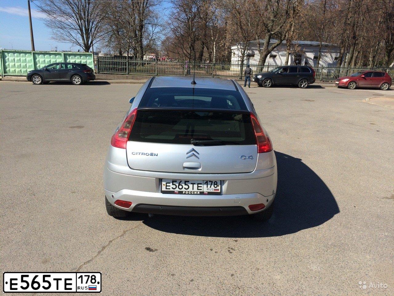 Фото автомобиля CITROEN C4, 2005 — госномер Е565ТЕ178. Цвет: Серебристый